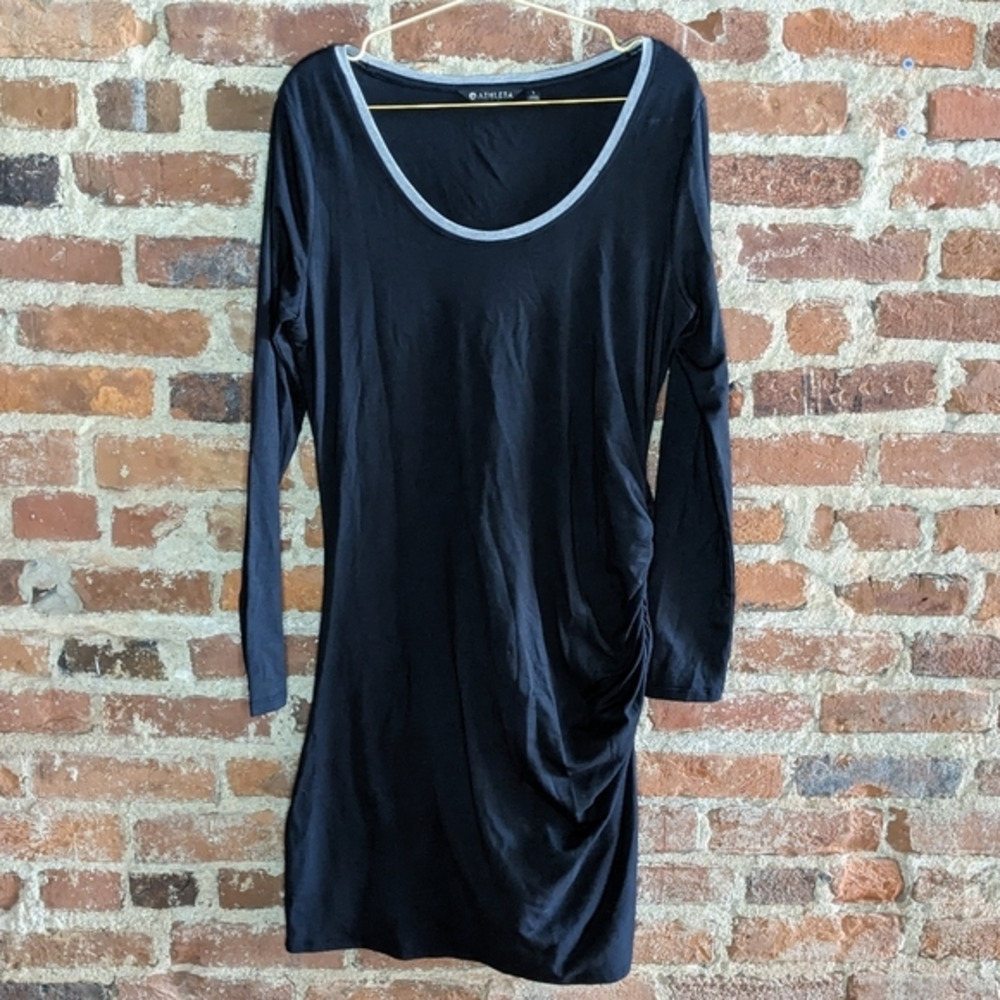 Athleta Large Black Fitted Scoop Neck Dress w/‎ Ruching on one Size